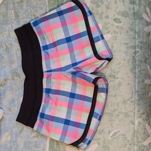 Lululemon Groovy Run shorts